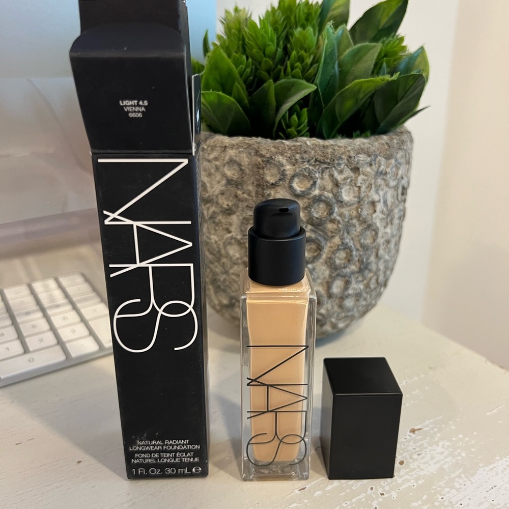 NWT NARS longwear foundation